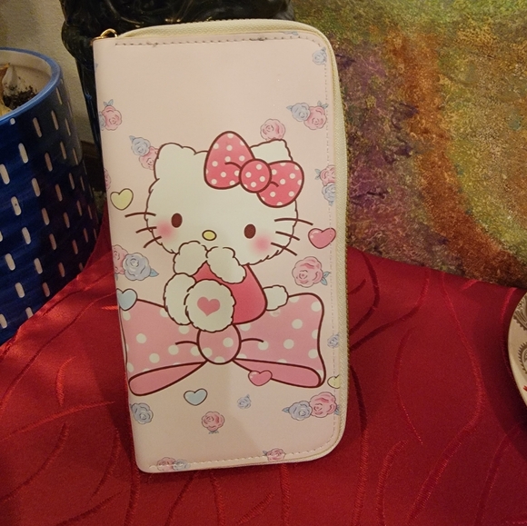 Hello Kitty Handbags - Hello Kitty pink wallet